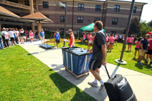 Students move in to Martin Hall.